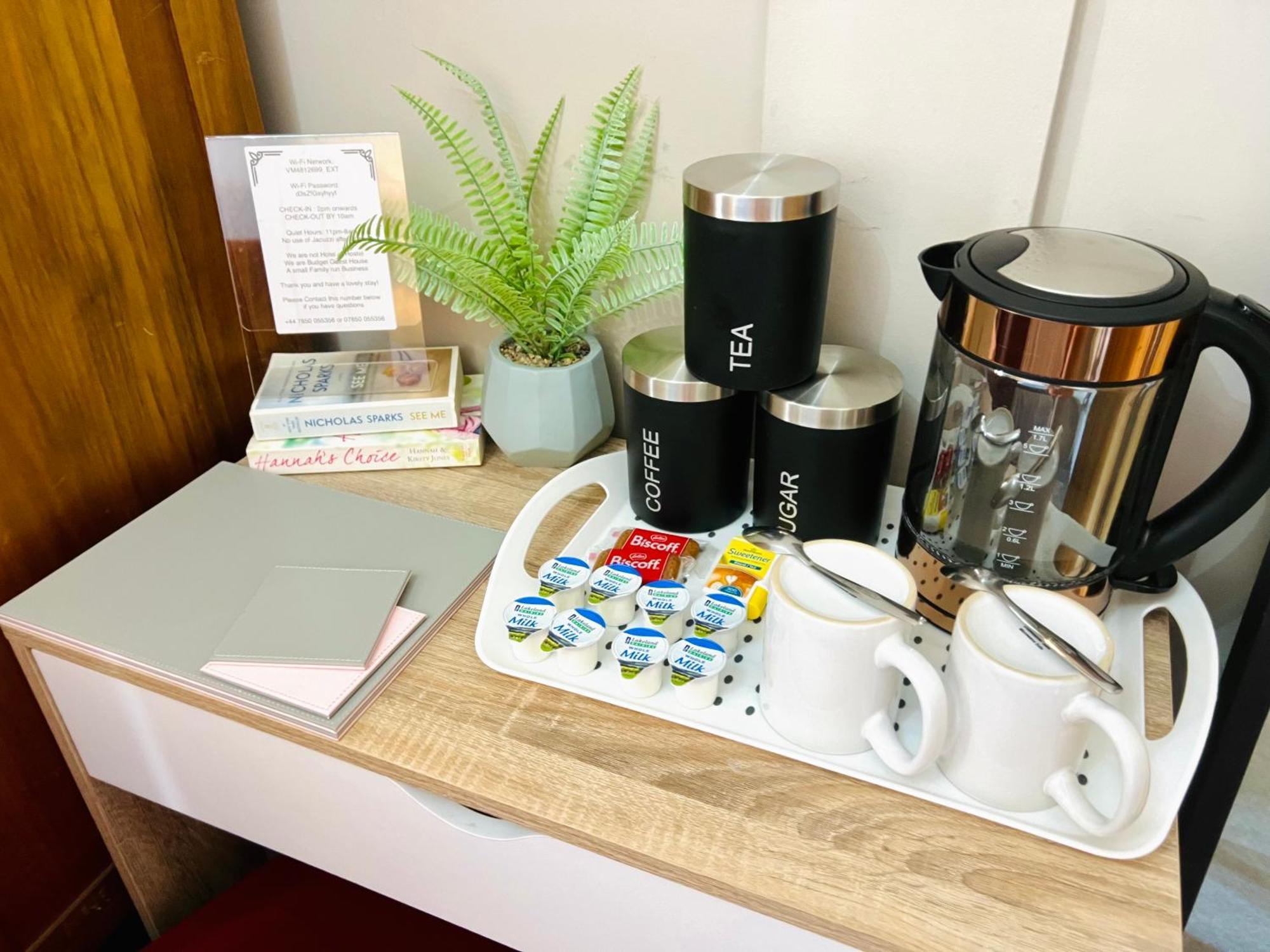 Leith Walk Villa Budget Guest House Edinburgh Bagian luar foto