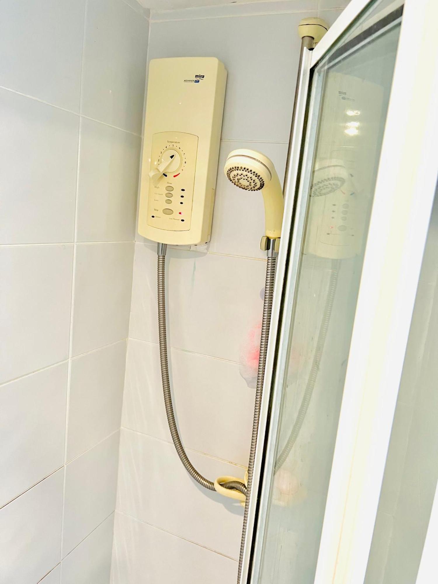 Leith Walk Villa Budget Guest House Edinburgh Bagian luar foto